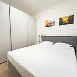 Piazza Della Borsa 3c Tirabora Short Rent Lägenhet Trieste