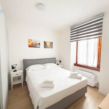 Apartment Piazza Della Borsa 3c Tirabora Short Rent *