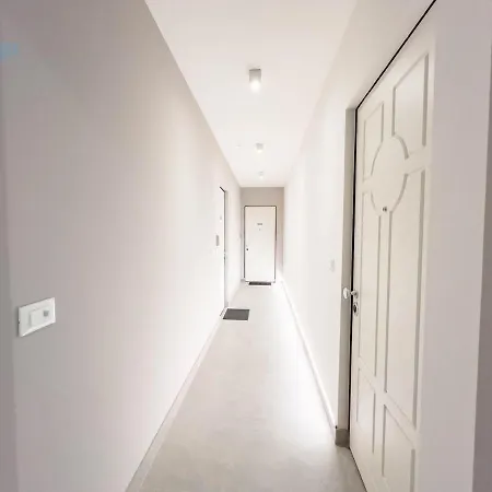 Piazza Della Borsa 3c Tirabora Short Rent Lägenhet *