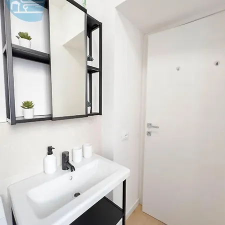 Piazza Della Borsa 3c Tirabora Short Rent * Trieste